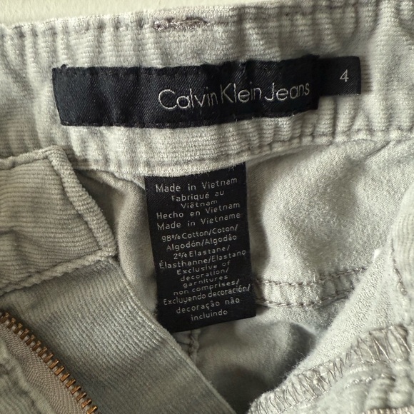Calvin Klein Light Gray Corduroy Jeans – Size 4 – Soft & Stylish - Picture 5 of 6